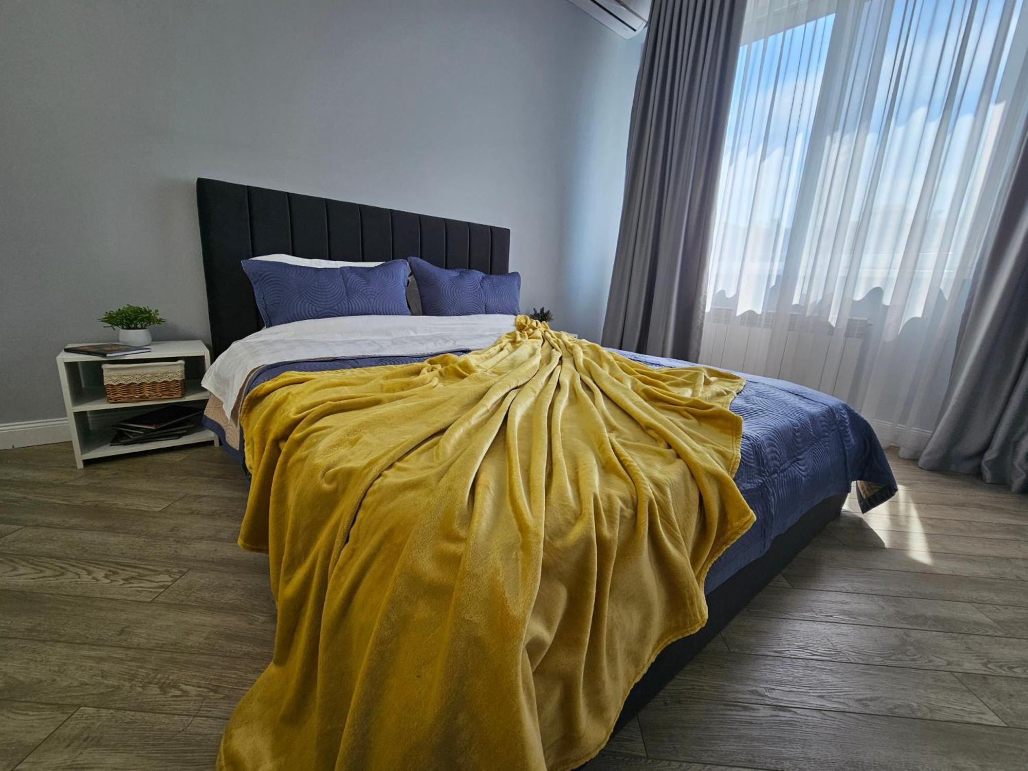 3 Room Gagarin Park Residential Complex Near Mega Shopping Mall Almaty Luaran gambar